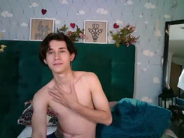 couple Cam Girls Videos with red_strawberry2