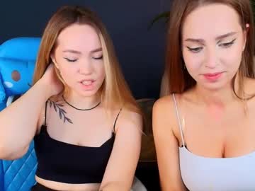 couple Cam Girls Videos with top_twins