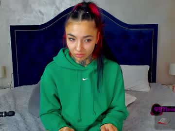 girl Cam Girls Videos with inked_goldie